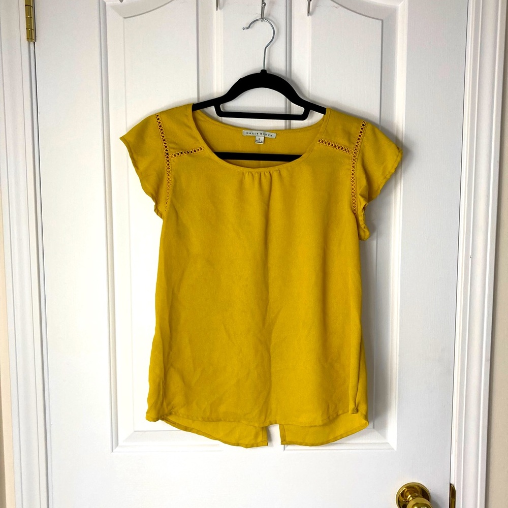 ☀️HOST PICK!☀️Haute Monde Yellow Flutter Sleeve Blouse